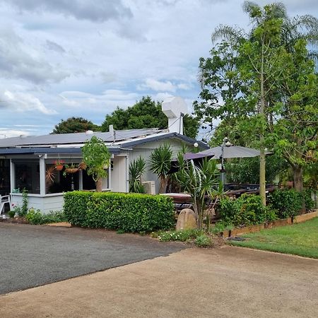 Y Motels Yarraman Exteriér fotografie