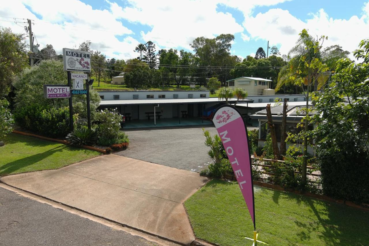 Y Motels Yarraman Exteriér fotografie