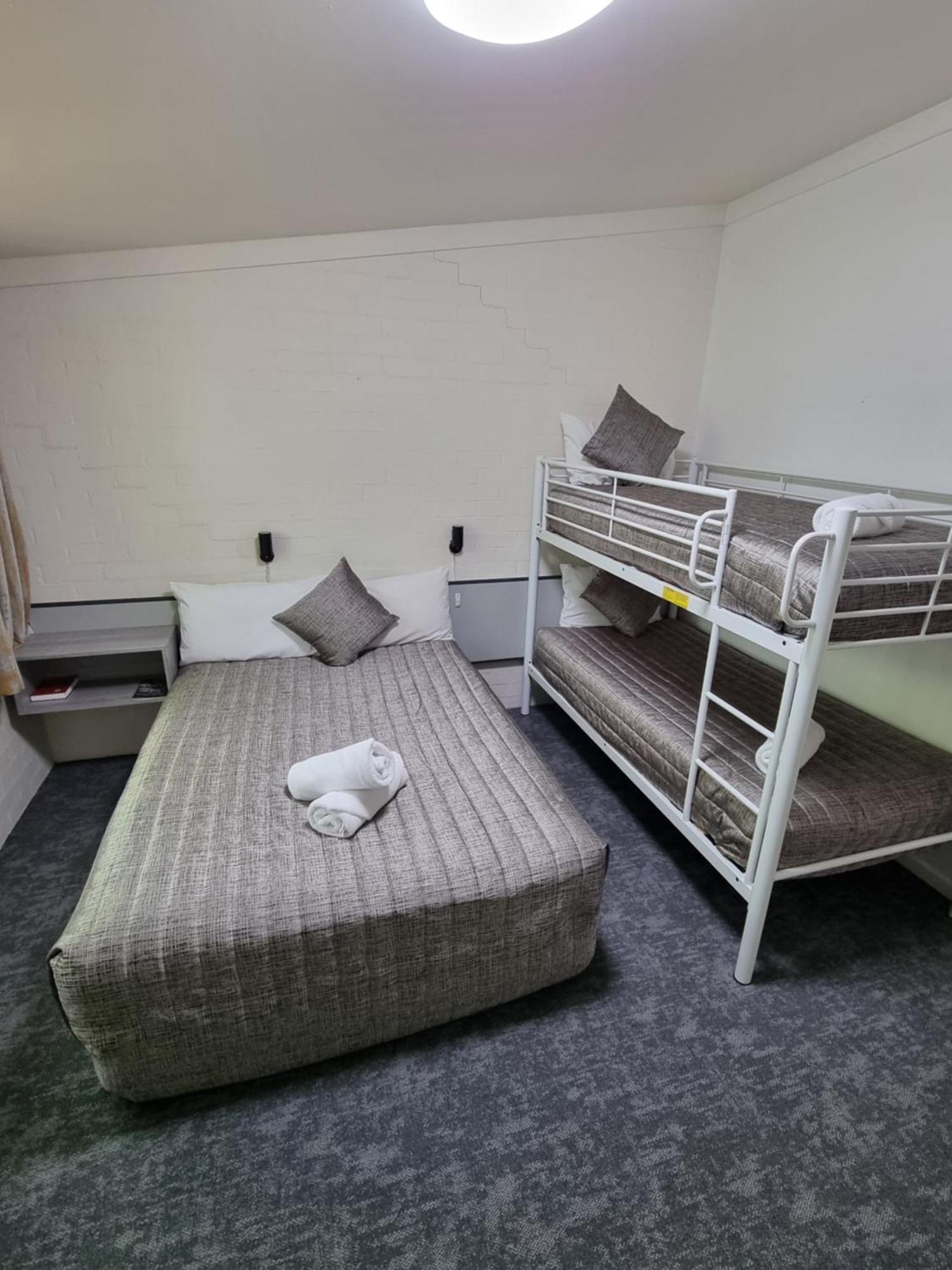 Y Motels Yarraman Exteriér fotografie